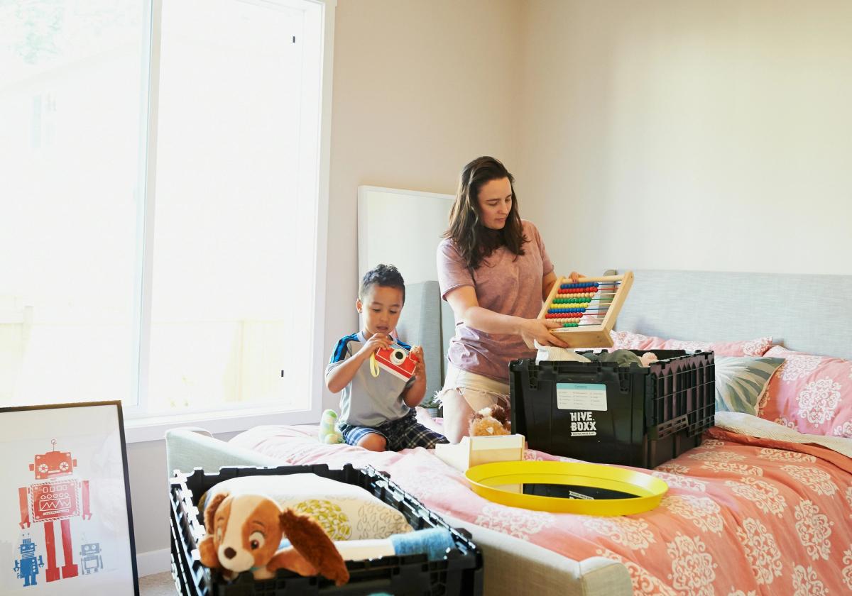 Family moving houses during Sydney School holidays